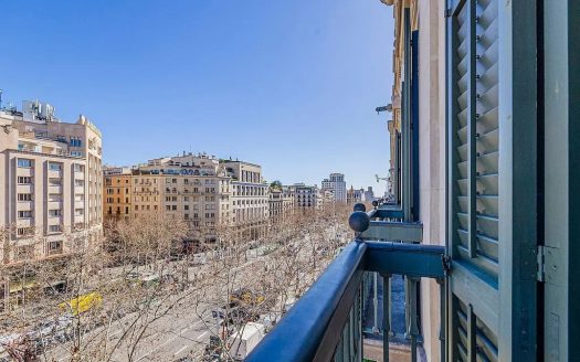 Балкон пентхауса с видом на центр Барселоны, Эшампле