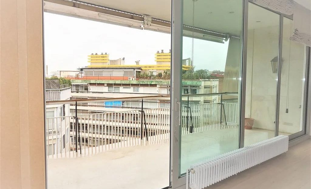 Терраса пентхауса с панорамным видом на город