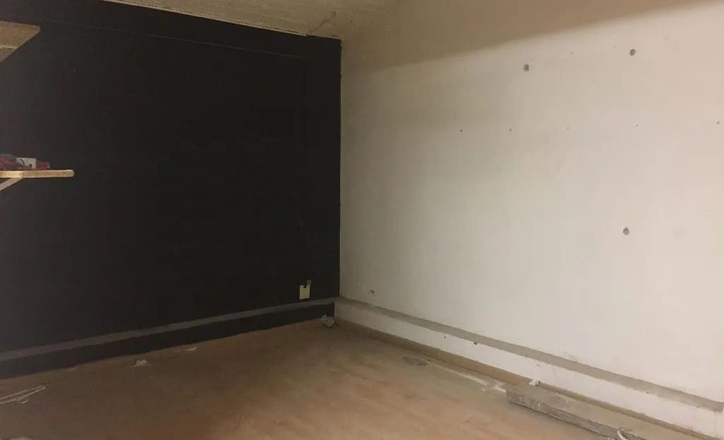 Изолированная комната в подвальном коммерческом помещении, Сант-Жерваси