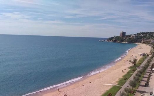 Панорамный вид на пляж Сан-Антонио-де-Калонже с высоты