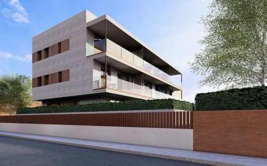 Фасад нового многоквартирного дома с балконами