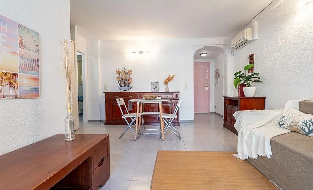 Гостиная и обеденная зона в квартире в Эшампле, Салоу