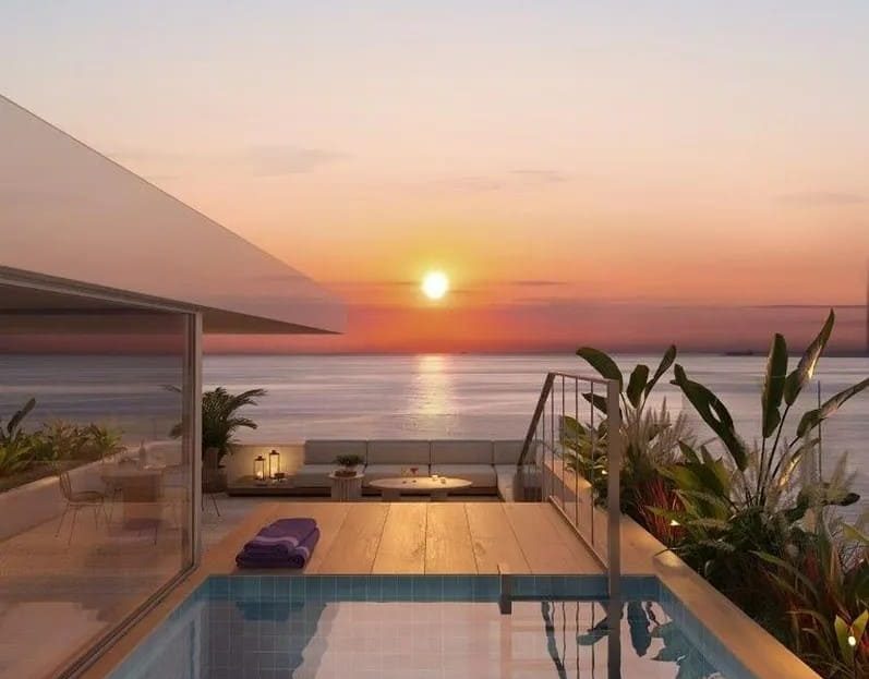 Пентхаус с частным бассейном и видом на закат над морем в Плайя-де-Аро