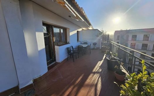 Пентхаус в Ллорет-де-Мар с большой солнечной террасой