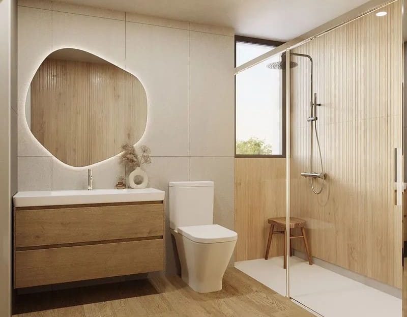 Современная ванная комната с душевой кабиной и отделкой под дерево
