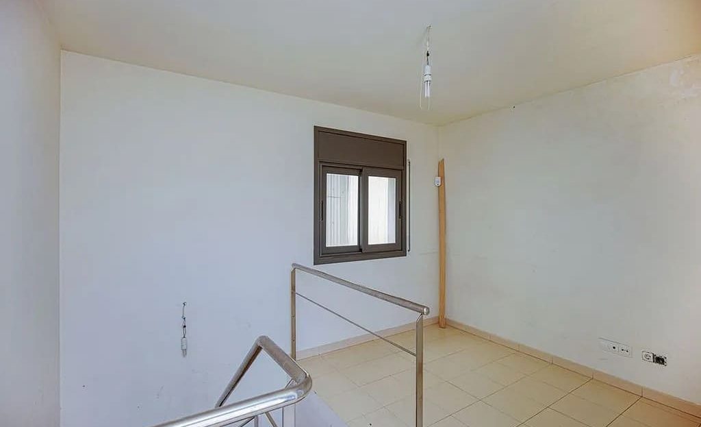 Верхний этаж / мансардное помещение