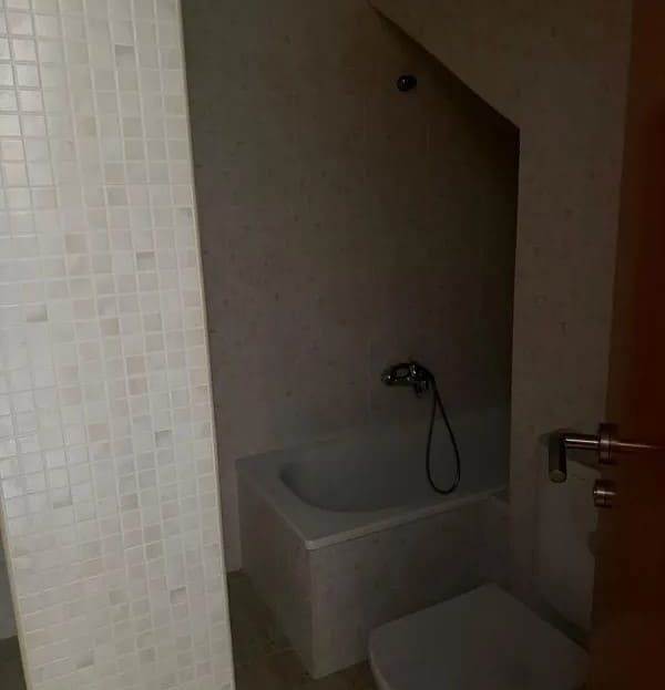 Ванная комната с ванной в дуплексе Санта-Клотильде – Феналс