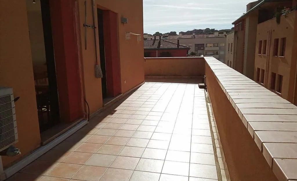 Терраса квартиры с выходом из гостиной