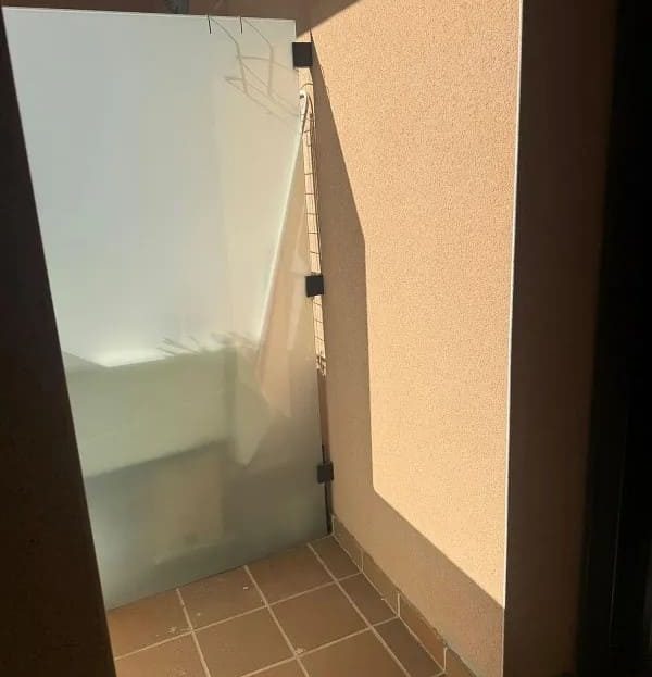 Закрытая терраса с матовым стеклом в дуплексе Санта-Клотильде – Феналс