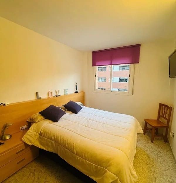 Спальня с двуспальной кроватью