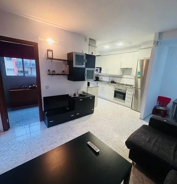 Гостиная-столовая с открытой кухней