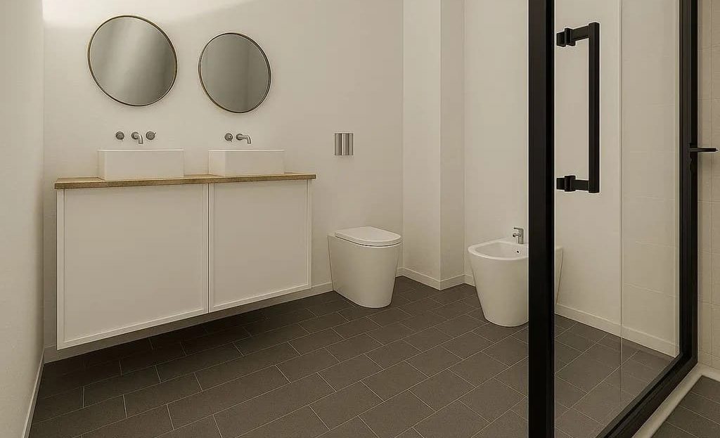 Ванная комната с душевой кабиной и современной отделкой.