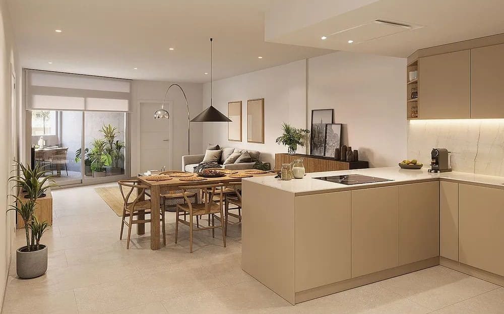 Кухня с островом и столовой зоной в открытой планировке