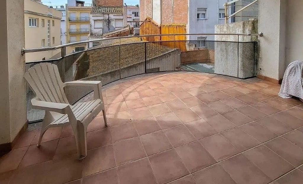 Терраса около 20 м² с видом на центр Бланеса.