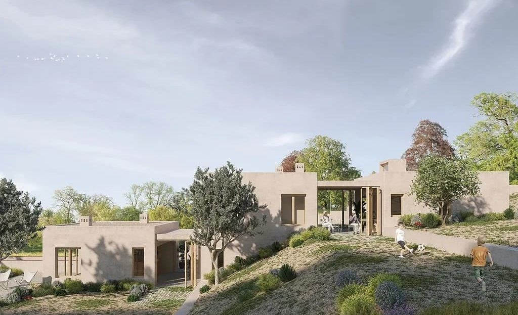 Вид на современный дом, вписанный в природный ландшафт