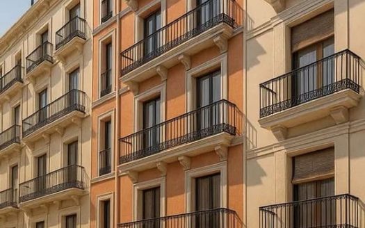 Фасад реконструированного жилого дома на улице Fortuny, Таррагона