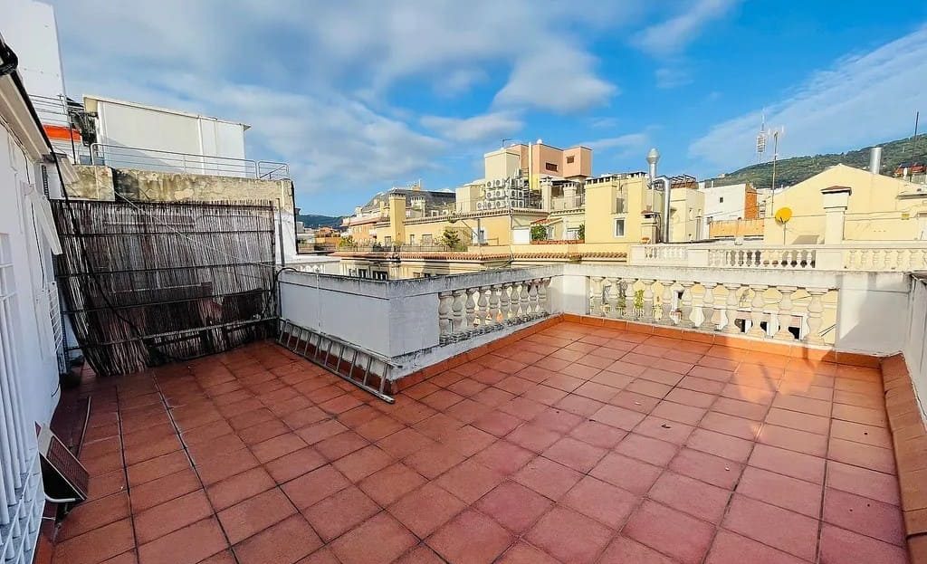 Большая солнечная терраса пентхауса в Сант-Жерваси – Ла-Бонанова