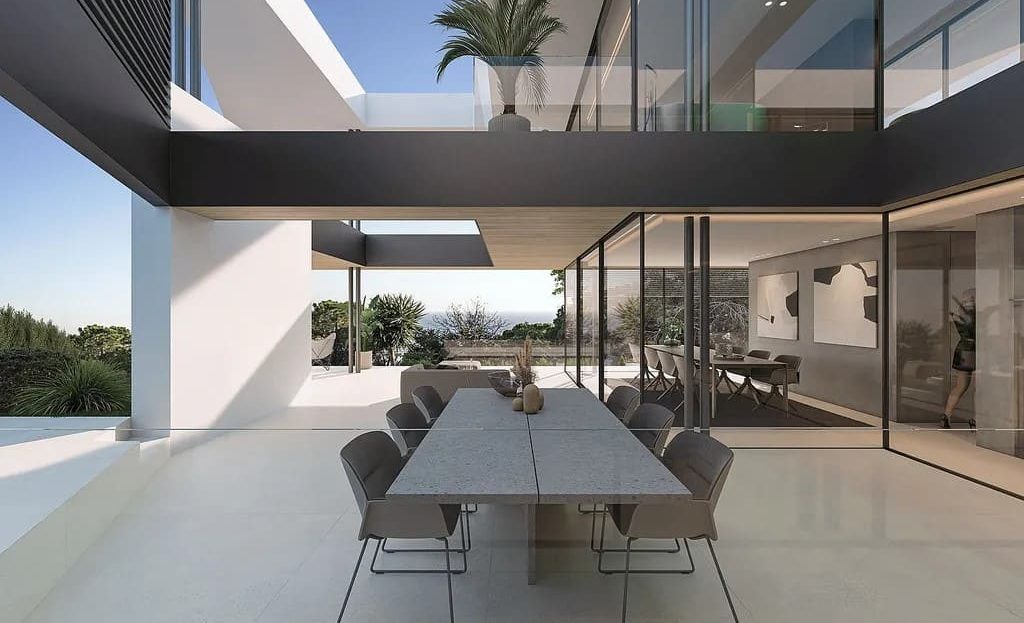 Терраса с обеденной зоной и панорамным видом на море