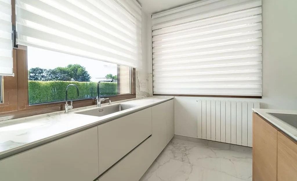 Кухонная рабочая зона с дневным светом