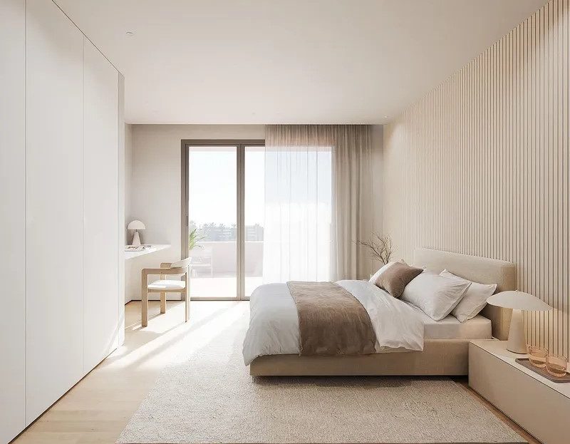 Спальня в минималистичном стиле с естественным освещением