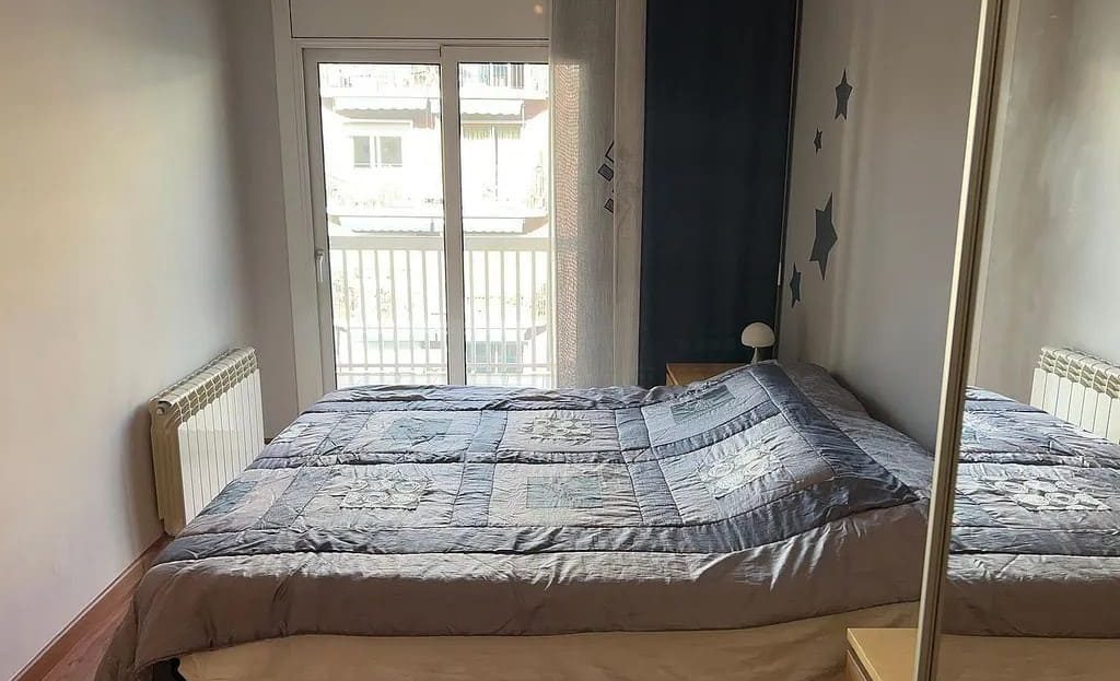 Вторая спальня пентхауса с естественным освещением