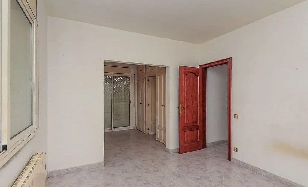 вторая спальня с гардеробной зоной