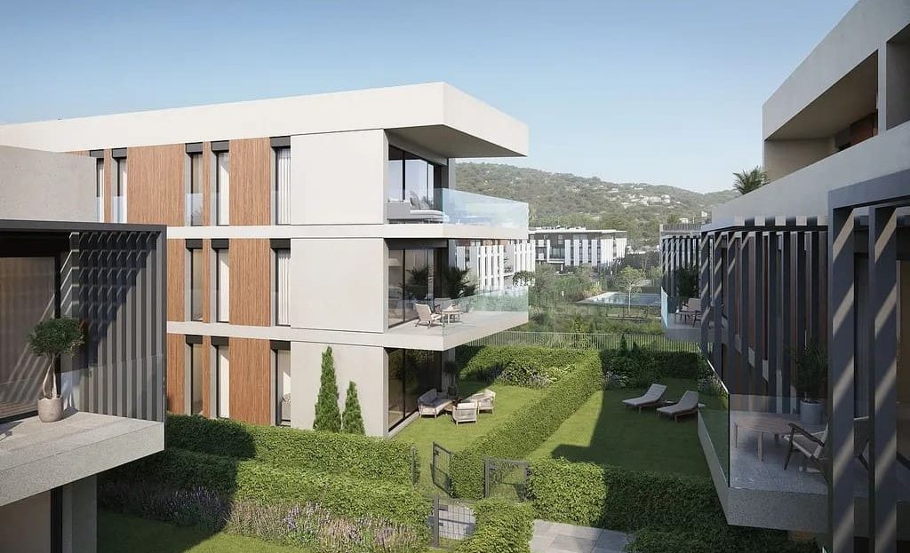 Прогулочные зоны и внутренние зелёные пространства современного жилого комплекса