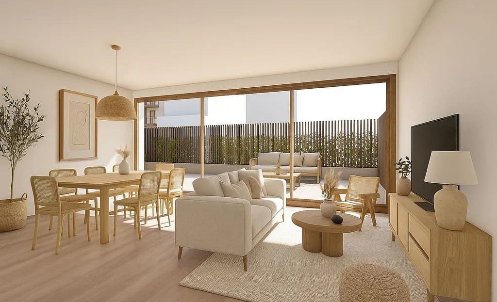 Просторная гостиная-столовая в новой квартире с естественным освещением