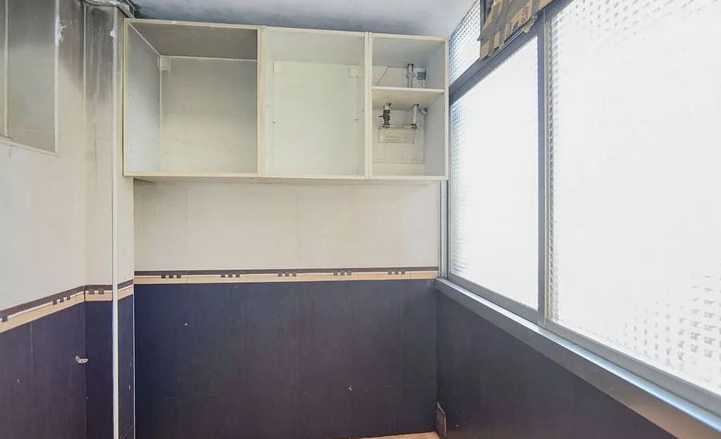 Галерея или подсобное помещение с остеклением